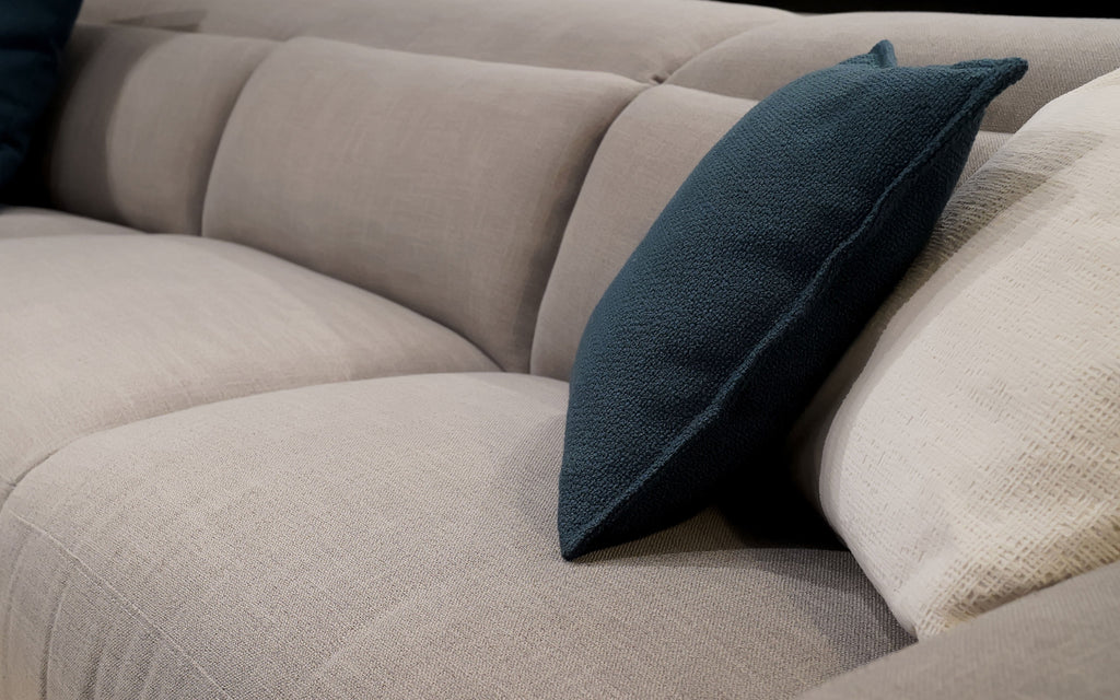 Aiza Modern Sectional with Recliner