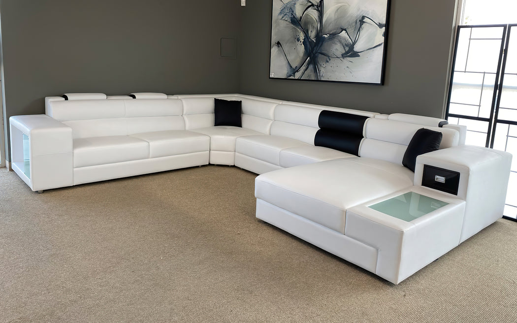 MODERN LEATHER SECTIONAL – Jubilee Furniture