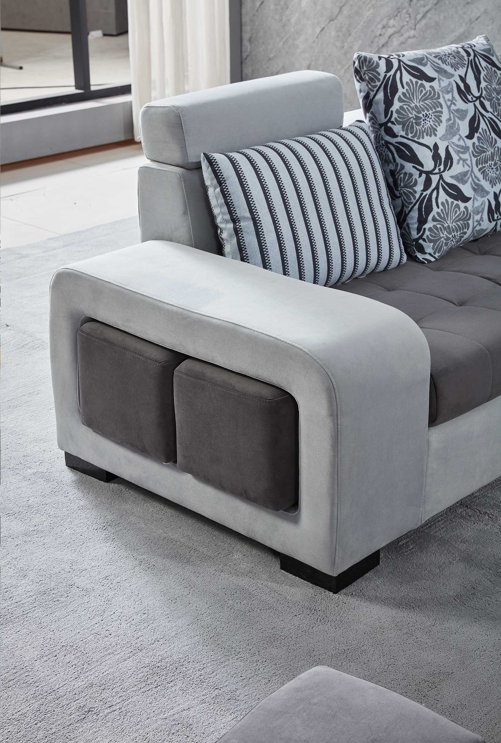 Selena Style D Sectional With Chaise – Jubilee Furniture