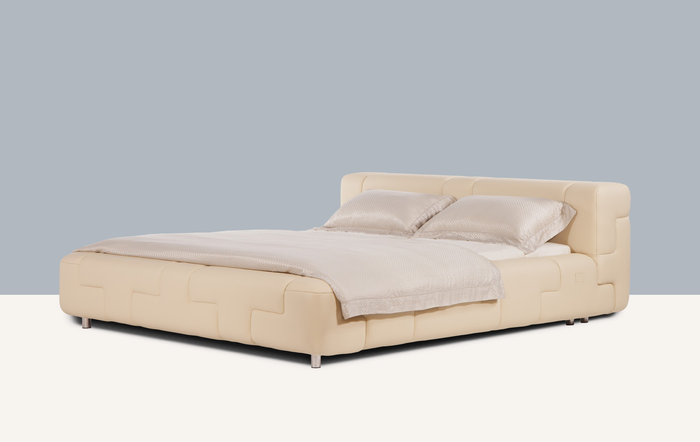 Saint Nazaire White Leather Bed