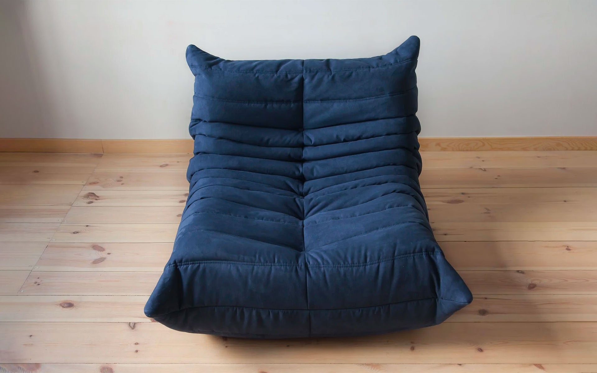 Caterpillar Modern Tufted Lounge Chair