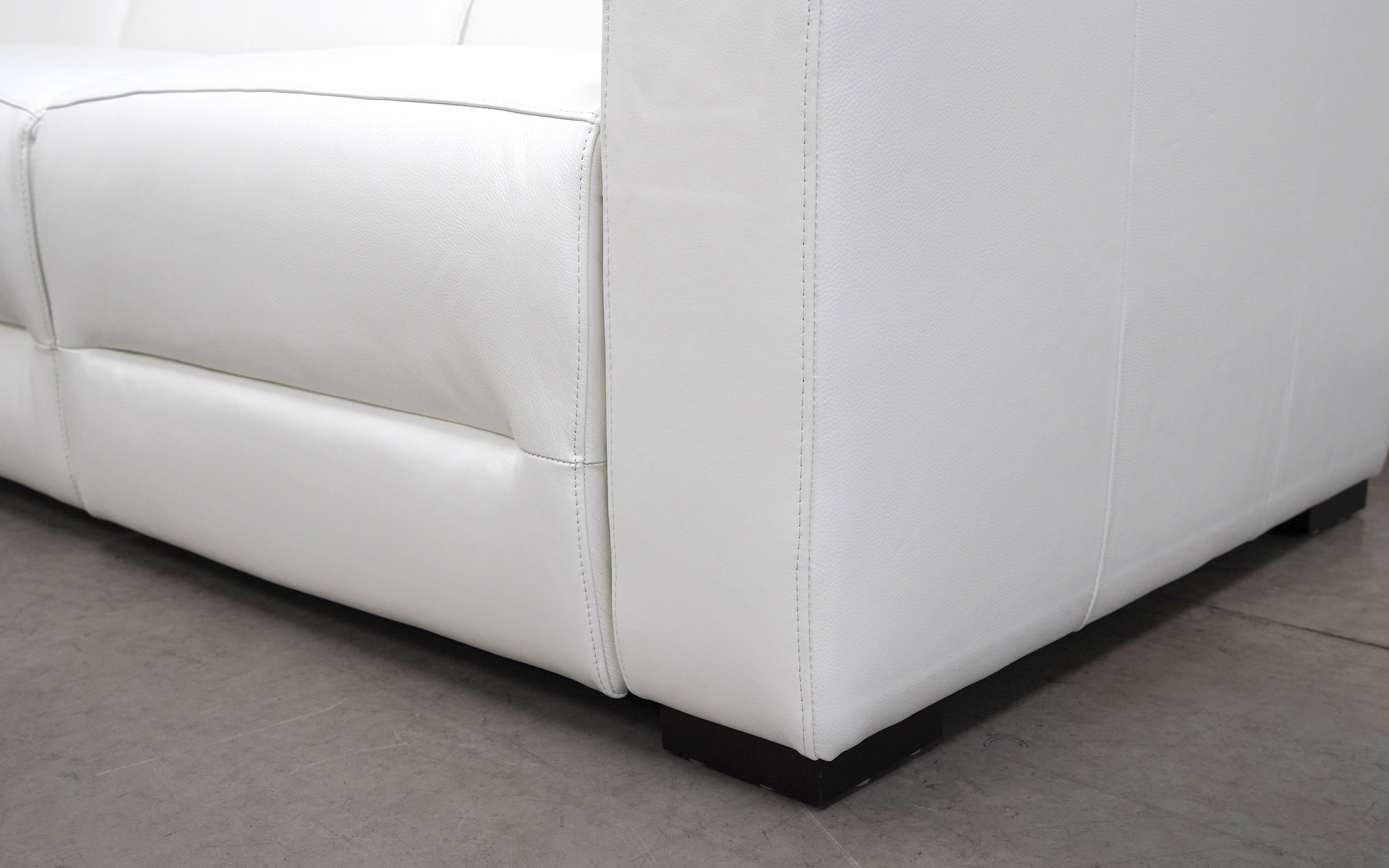 3 pieces Mirage Reclining Sectional With Adjustable Headrest