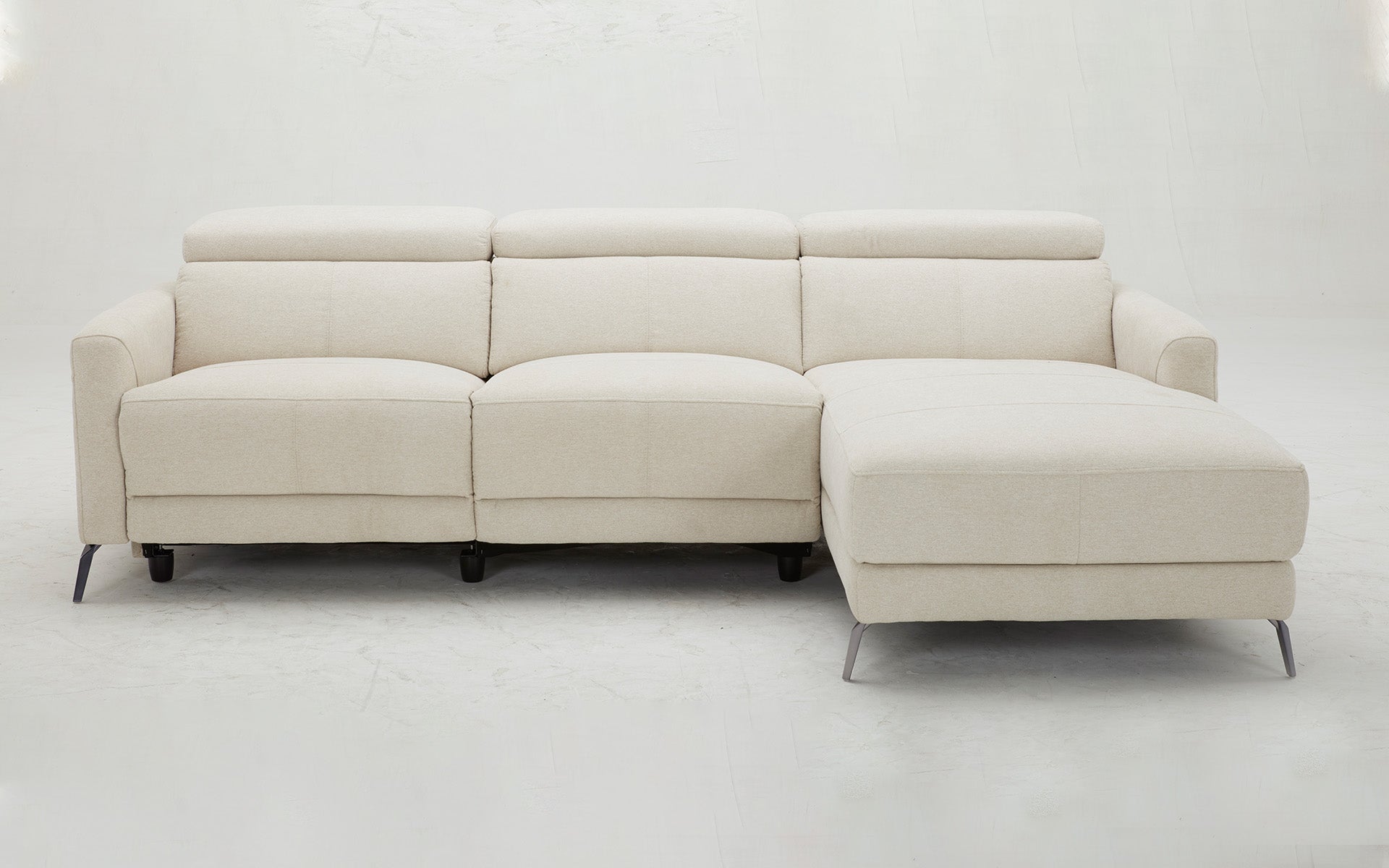 Belia Modern Fabric Sectional With Recliner